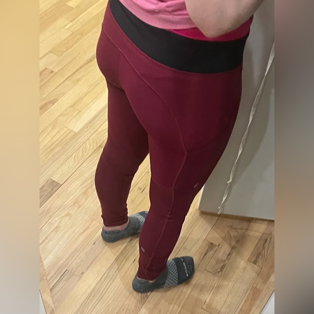 Maroon Lululemon Leggings with Scrunch Bottom (size 6)